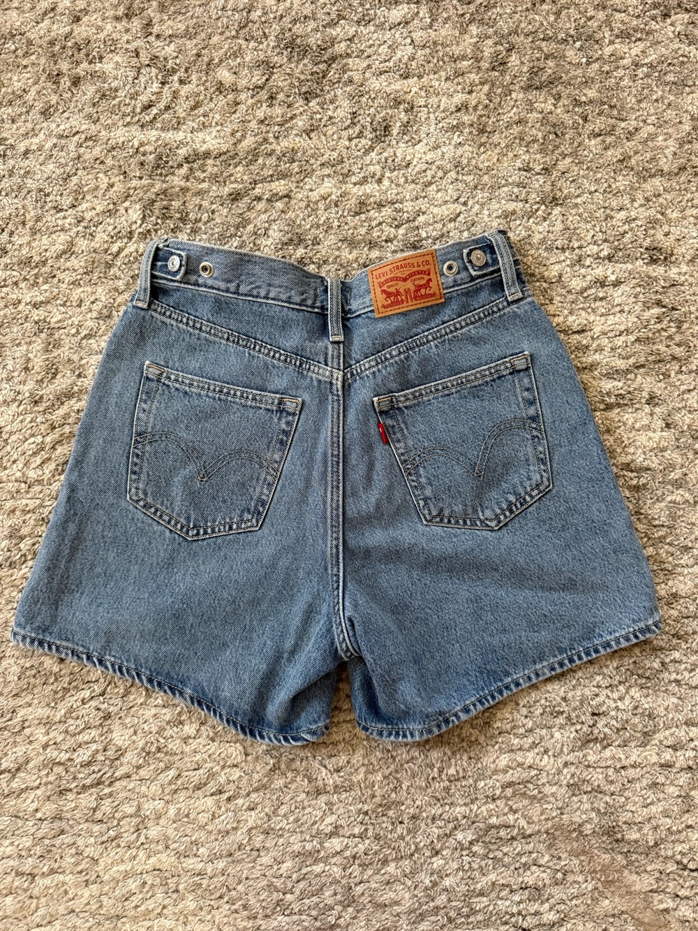 Levi’s Womens Cinch Shorts blue denim size 28 - Picture 2 of 3